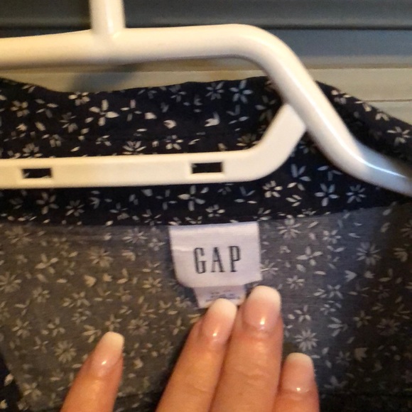 Gap top - Picture 2 of 3